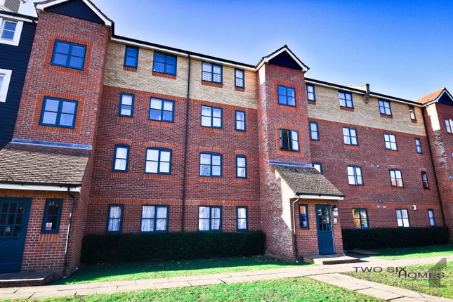 Thumbnail Flat for sale in Colgate Place, Enfield