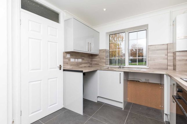 62, Worth Road, Crawley photo 3