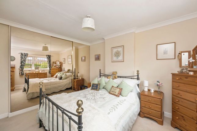 14 Furze Road, Horsham photo 3