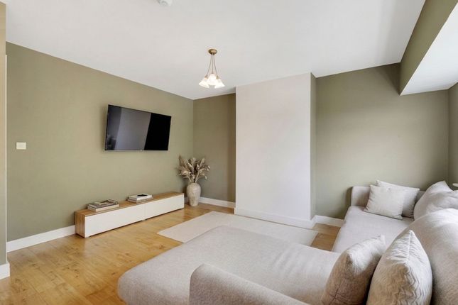 77a Green Acre, Nottingham photo 4