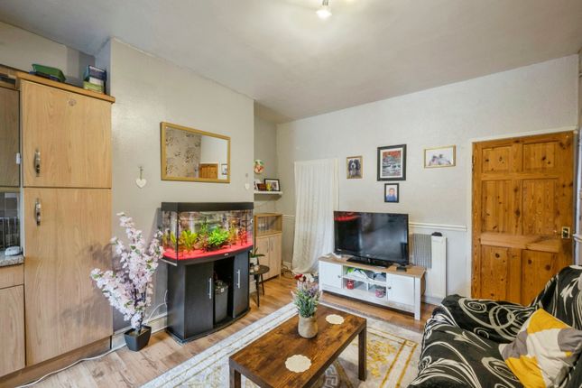 105, Wath Road, South Yorkshire photo 4
