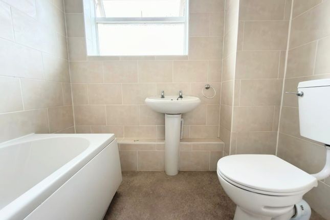 5 Forester Court, Bath photo 3