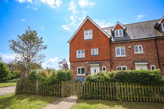 Thumbnail Town house for sale in Avenue Road, Lymington