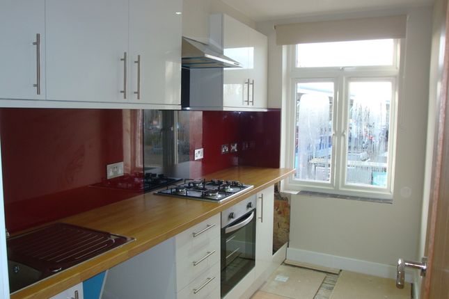 171A, Coulsdon Road, Caterham photo 2
