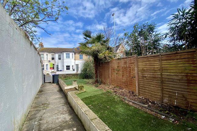 Flat to rent in Teville Road, Worthing