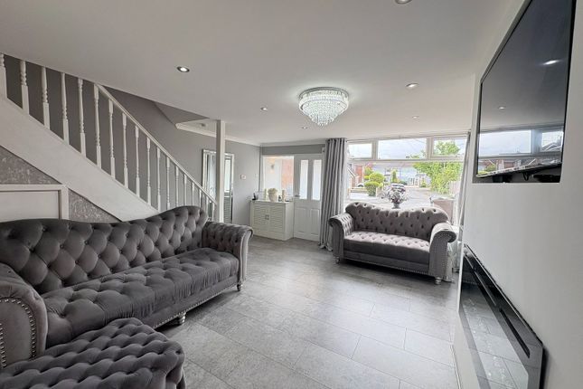 16, Beechfield, Maghull photo 5