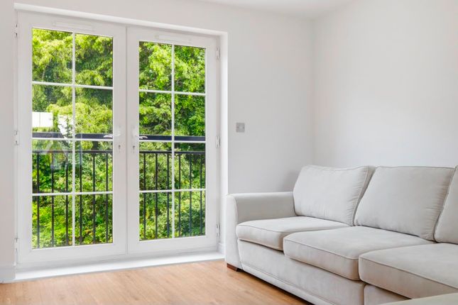 6, Priestley Road, Stevenage photo 3