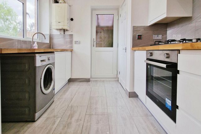11, Belland Drive, Aldershot photo 5