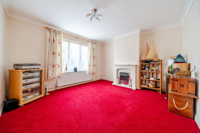 40, Oval Gardens, Hampshire photo 2
