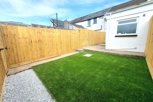 2 George Street, Hengoed photo 4