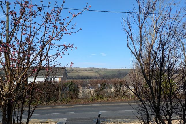 12 Swiss Valley, Llanelli photo 3