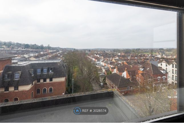 Flat, Wiltshire Court Farnsby St, Swindon photo 3