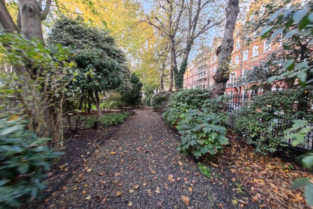 Flat to rent in Gledhow Gardens, London