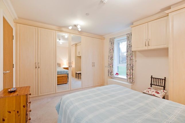 Flat for sale in Emmandjay Court, Valley Drive, Ilkley