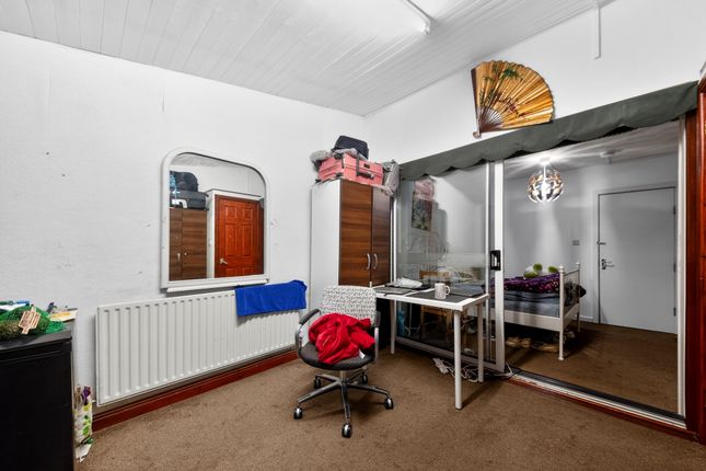 129, Coles Green Road, London photo 4