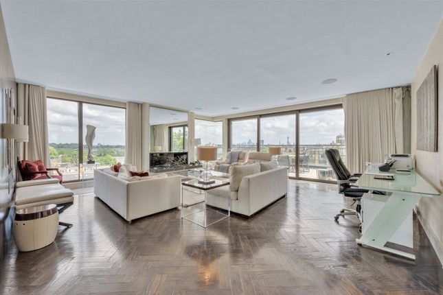 4-bed flat on Hyperion Penthouse,, Queens Court, St John's Wood, £34,667/mo