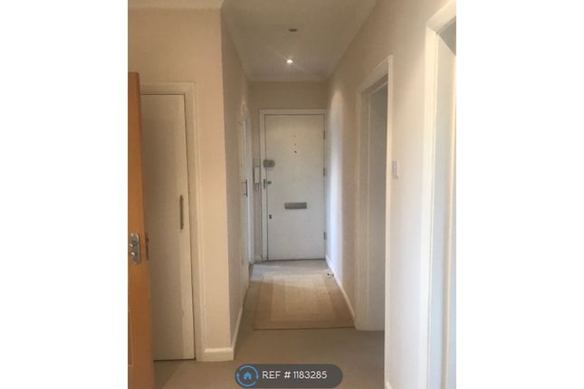 Flat to rent in Linksview, London