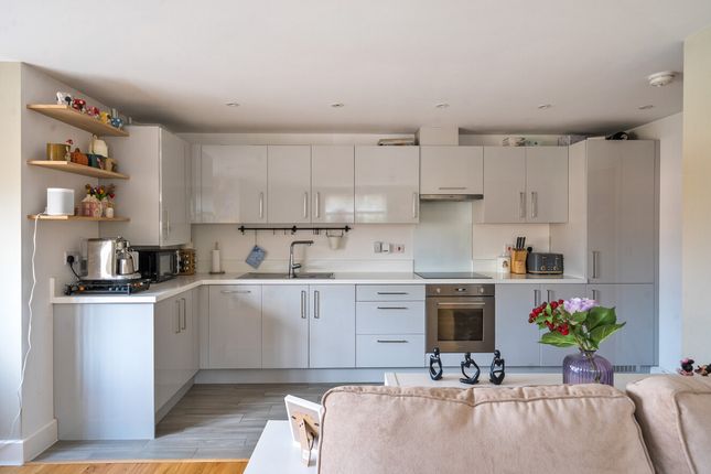 10, Oakford Court, Henley-on-thames photo 3