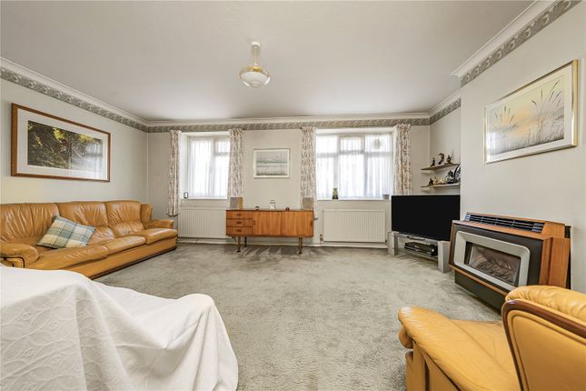 218, Stroud Crescent, London photo 2