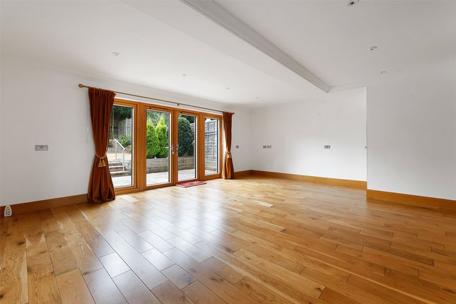 1, De Clare Court, Redhill photo 2
