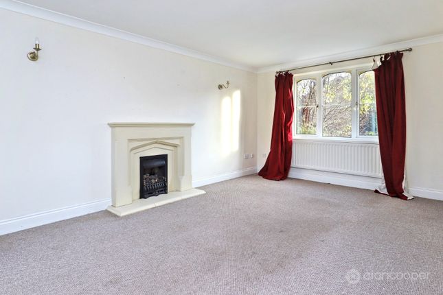 84, Tiverton Drive, Nuneaton photo 3