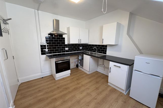 Flat 4, 6, Westbrook, Darlington photo 3