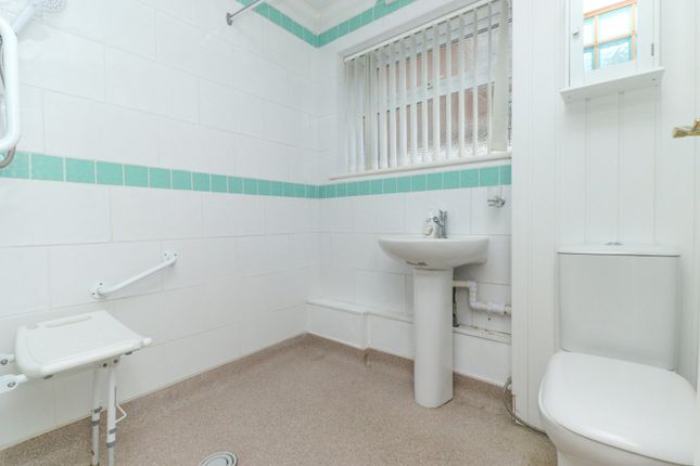 41, Woodford Court, Birchington photo 4