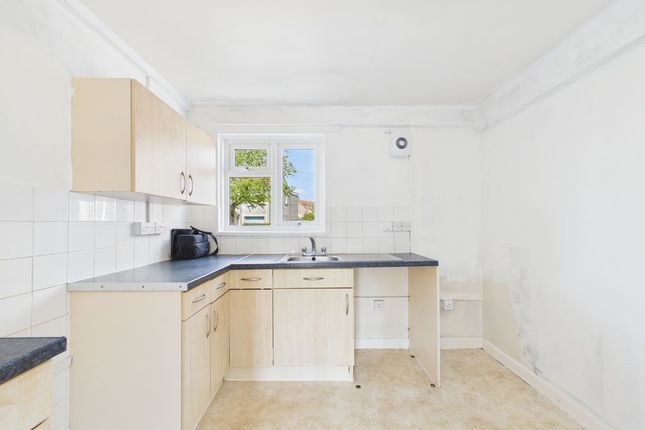 9, Manor Place, Somerton photo 3