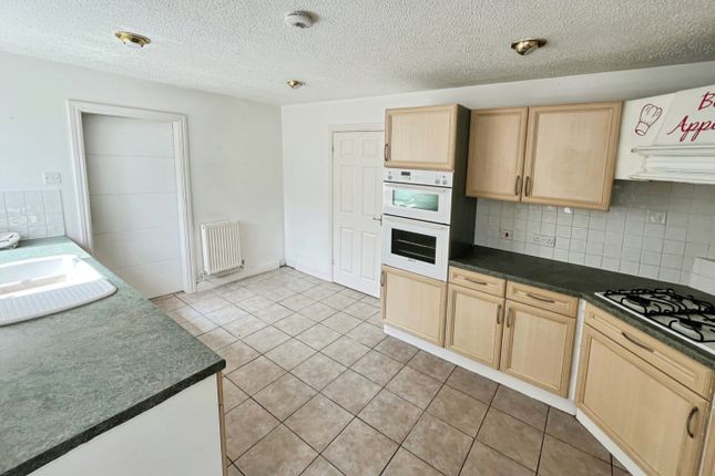 30, Tickhill Way, Doncaster photo 3