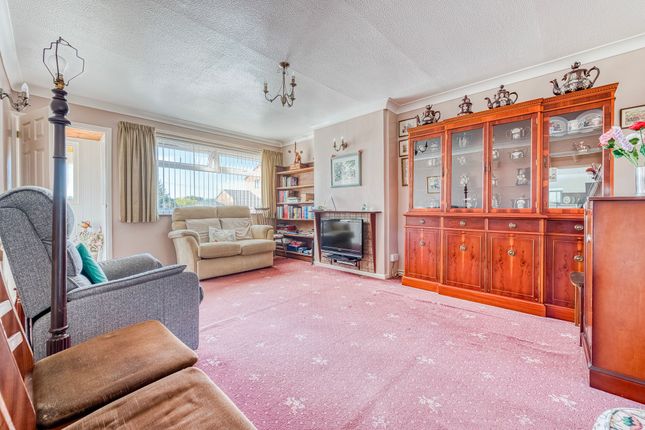 9 McLean Drive, Lowestoft photo 2