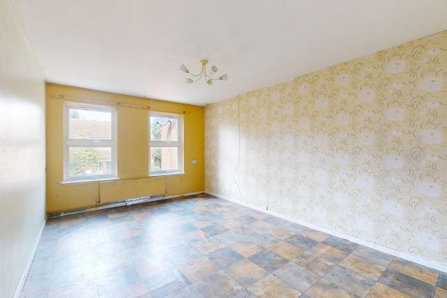 50 Fieldfare Road, London photo 2