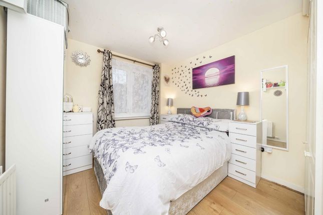 1 Weaver House, Higham Mews, Northolt photo 4