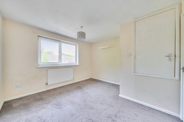 23, Lynn Close, Southampton photo 5