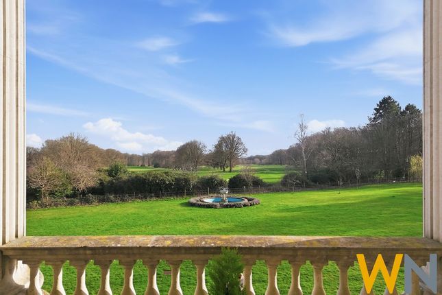21, Thorndon Hall, Brentwood photo 4