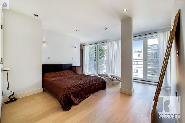 Thumbnail Flat to rent in Theatro Tower, Creek Road, London