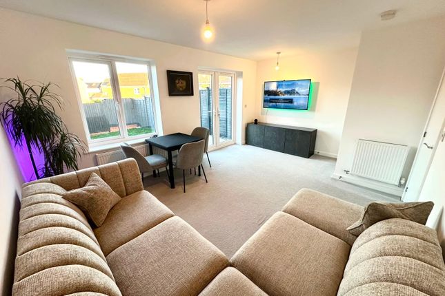 50, Lilah Way, Warwickshire photo 2