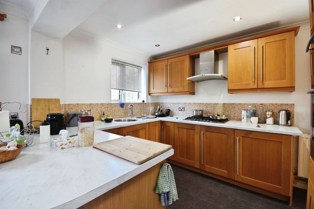 83, Headland Crescent, Exeter photo 3