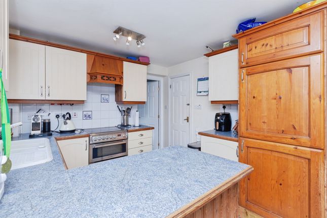 27, Newquay Close, Hinckley photo 4