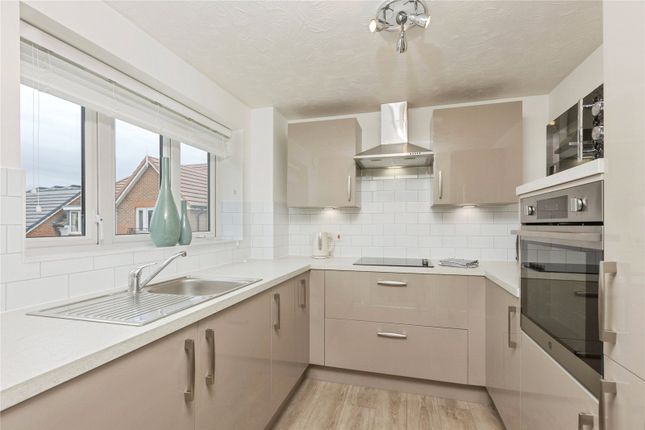 28 Burlington Lodge,, Birchwood Park Avenue, Kent photo 4