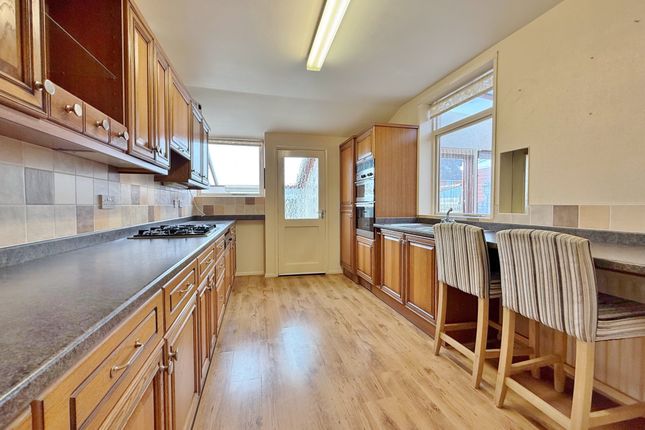 216, Highbury Grove, Portsmouth photo 4