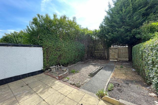 Chestnut Grove, Garden Village, Hull photo 4