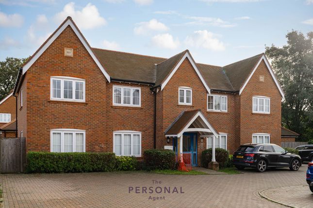 1-bed flat on Flat 3 7 Hayton Crescent, Tadworth, £1,525/mo