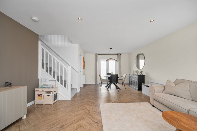 13, Moira Shearer Drive, Dunfermline photo 2