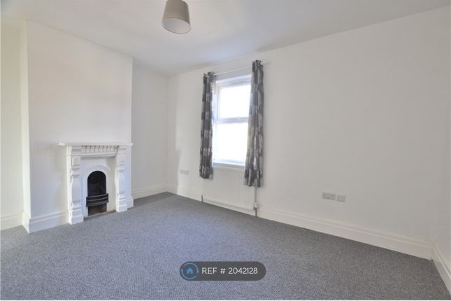 Terraced house to rent in Tredworth Road, Gloucester