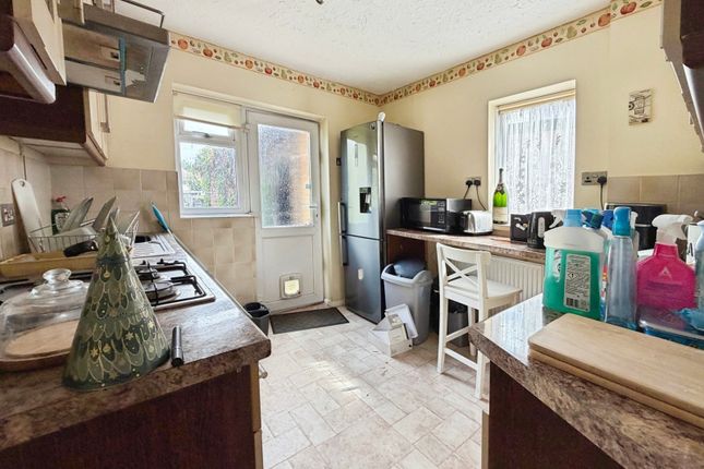 48, Birchett Road, Hampshire photo 5