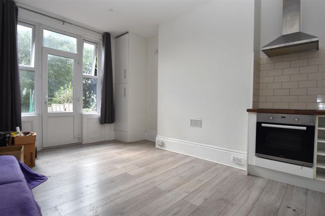 Flat 2, 39, Sedlescombe Road South, St Leonards-On-Sea photo 4