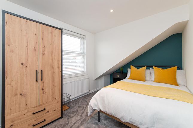 Room 5, 62, Malcolm Street, Newcastle Upon Tyne photo 3