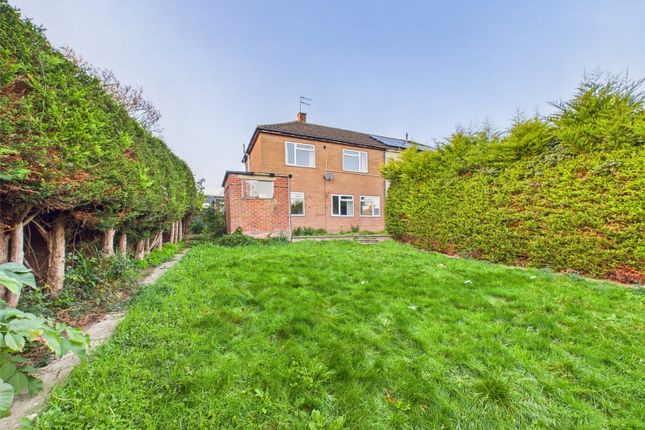 43, Devereaux Crescent, Stroud photo 4