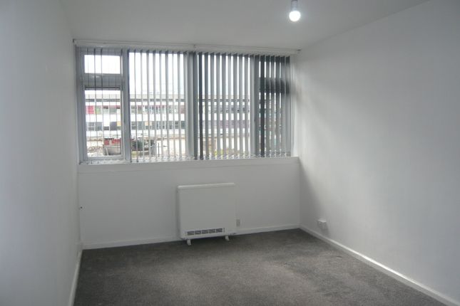Flat to rent in Kingsgate Flats, Town Centre, Doncaster