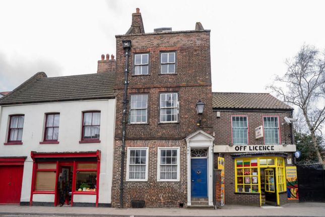 3-bed house on 107, High Street, Boston, £60,000